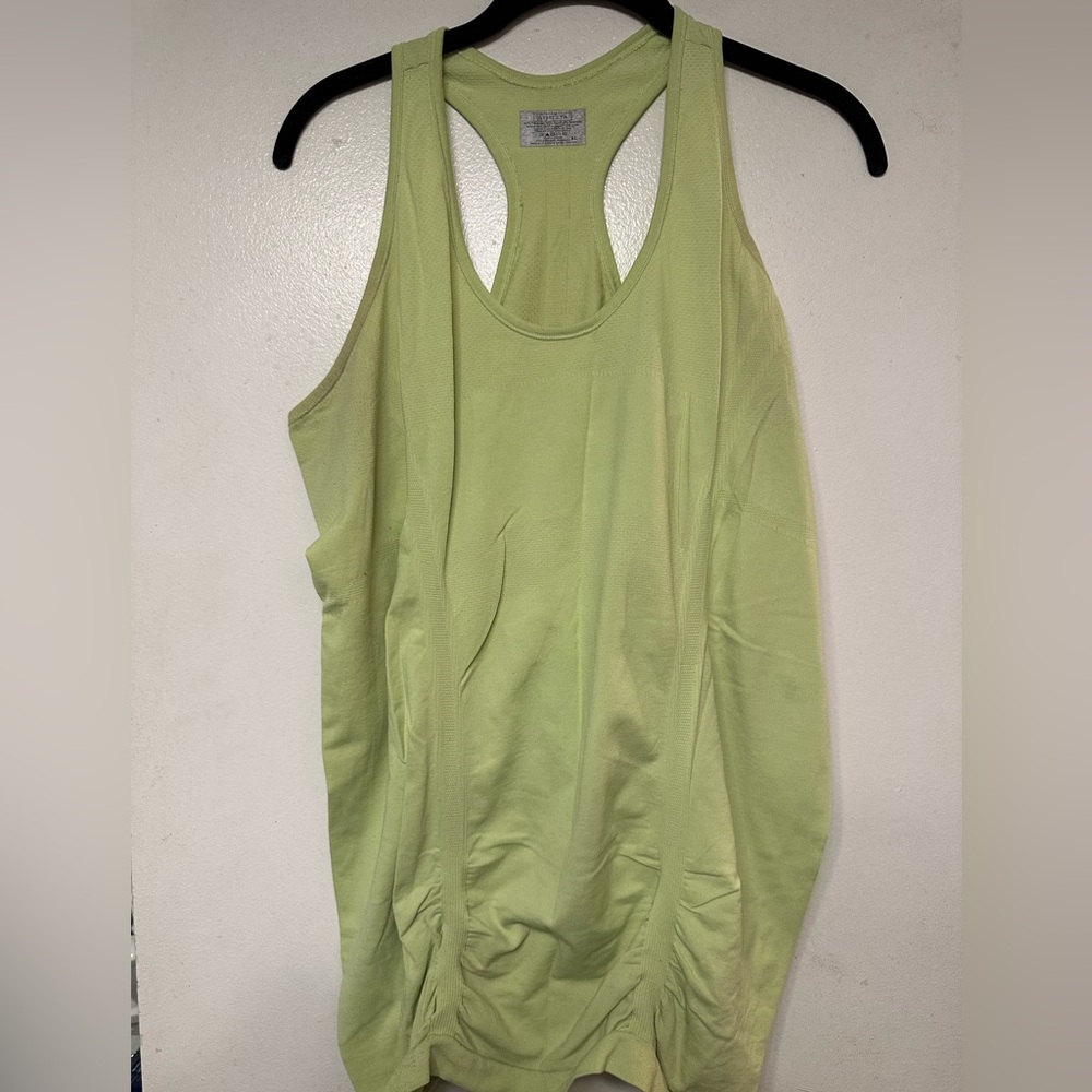 Athleta Momentum Seamless Light YellowTank Top
